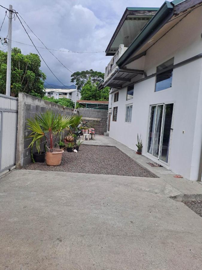Laure Hebergement Loue Des Lits En Dortoir Hostel Faaa Buitenkant foto