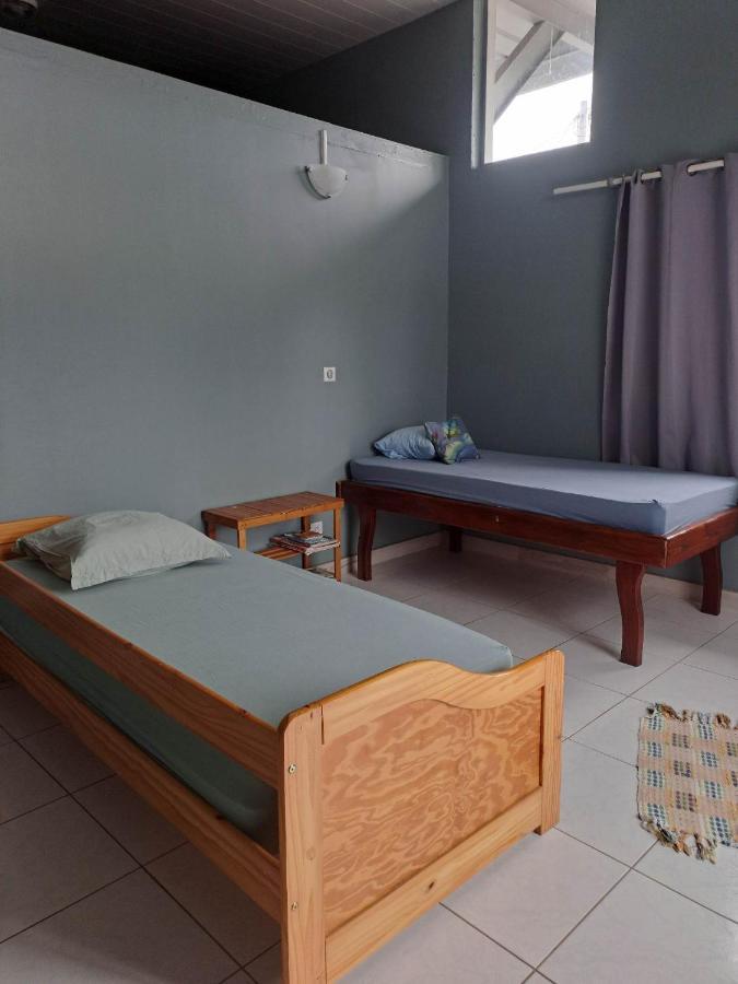 Laure Hebergement Loue Des Lits En Dortoir Hostel Faaa Buitenkant foto